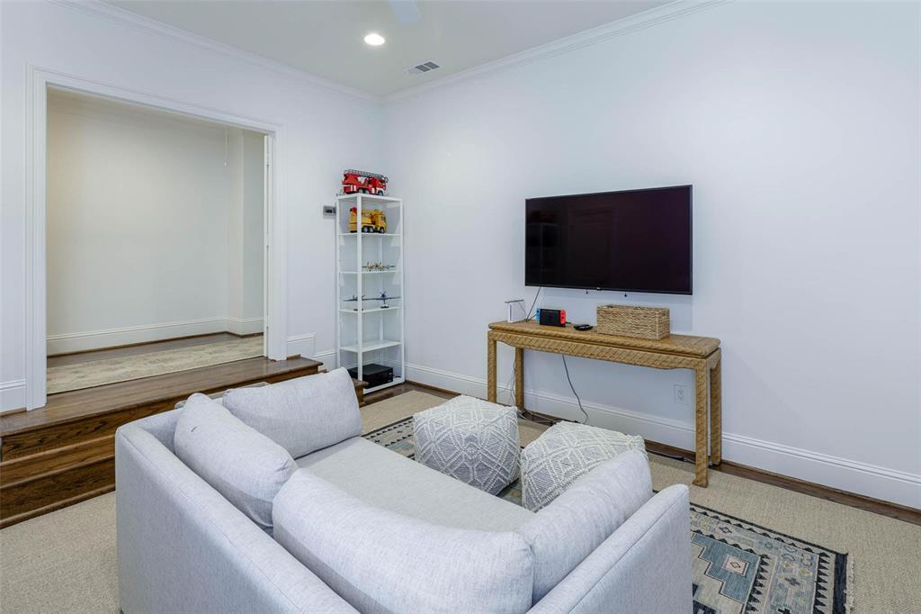 Highland Park West 8th Inst - Residential