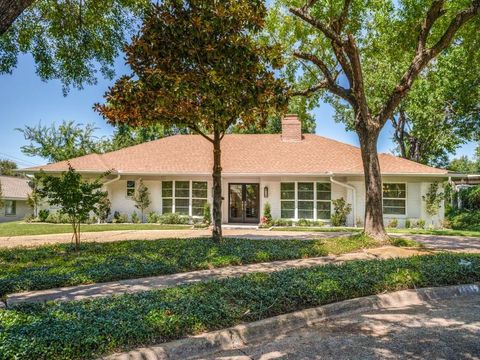 Photo of 7311 Fieldgate Drive, Dallas, TX 75230 (MLS # 21000922) Photo of 7311 Fieldgate Drive, Dallas, TX 75230 (MLS # 21000922)