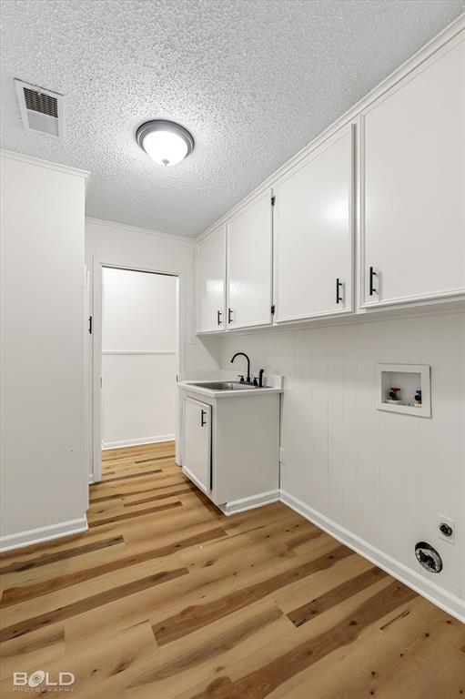 Minden, Louisiana 71055, United States, 3 Bedrooms Bedrooms, ,2 BathroomsBathrooms,Residential,Contingent,126620