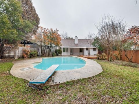 A home in Duncanville