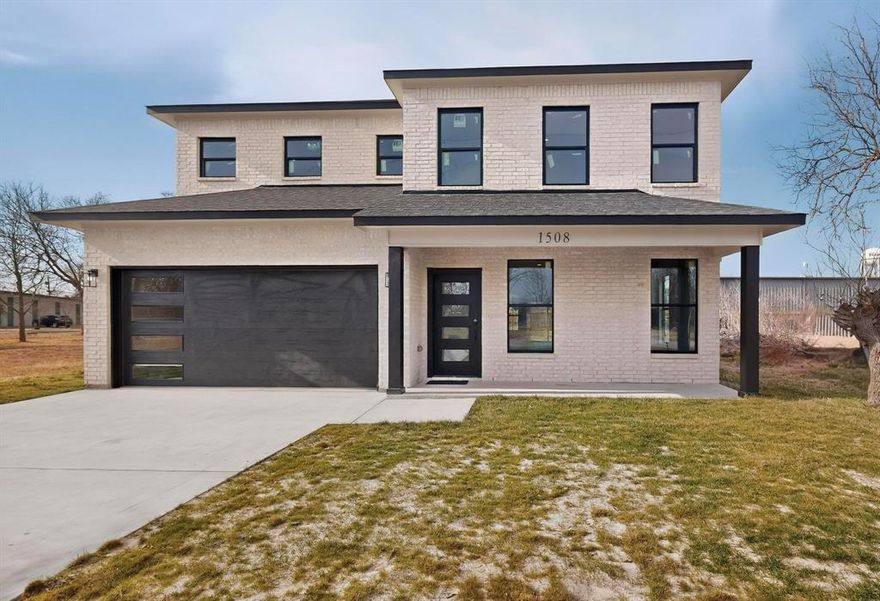 Fall in love with this breathtaking, brand-new home designed for modern living. Be the first to enjoy its open layout, tall ceilings, and stylish finishes. The primary suite offers a spacious retreat with a sleek bathroom and a walk-in closet. Upstairs, three well-designed bedrooms provide comfort for family or guests—one with its own private bath and walk-in closet.
The living room’s dramatic high ceiling and elegant double doors create a bright, airy space overlooking the backyard. With decorative lighting, a beautiful chandelier, and curated details throughout, this home is ready to impress.
And here’s what makes it even better:
This property is located in an area with NO HOA, giving you the freedom so many buyers want—more space, more flexibility, and zero restrictions. Perfect for large families or anyone seeking comfort, freedom, and a brand-new home without limitations.
Come see this gorgeous property today. It’s the perfect blend of modern comfort, generous space, and the freedom to live your way.