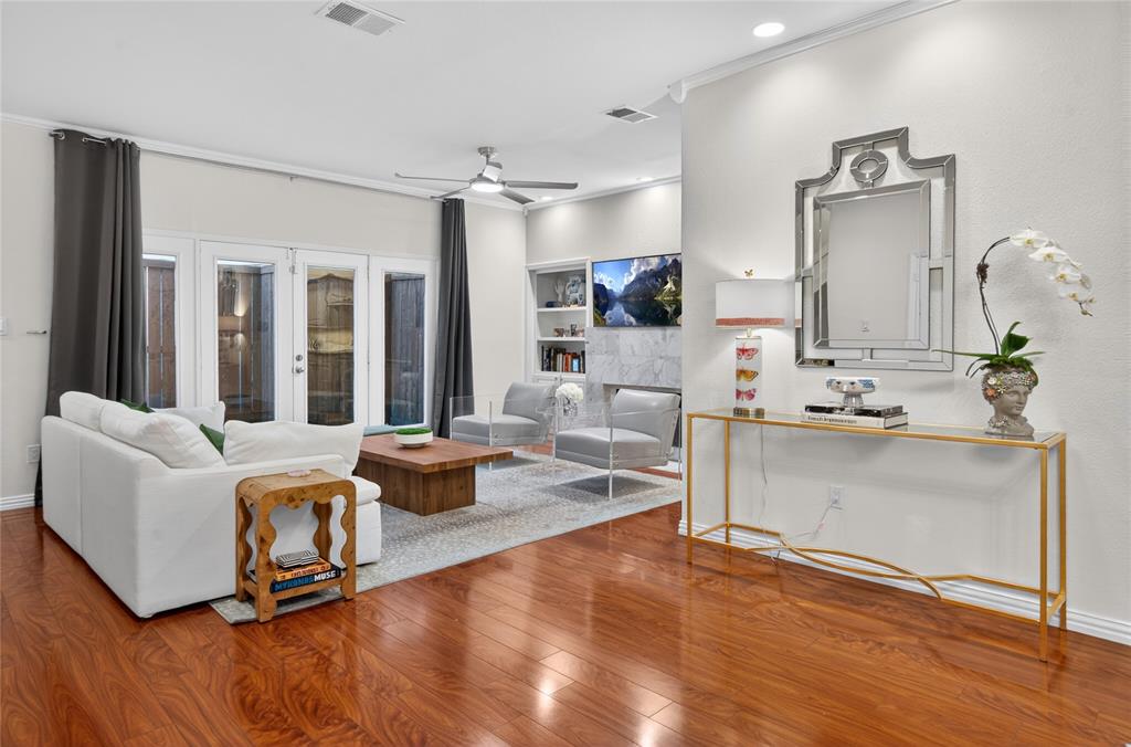 Holland St Condo 3829 - Residential