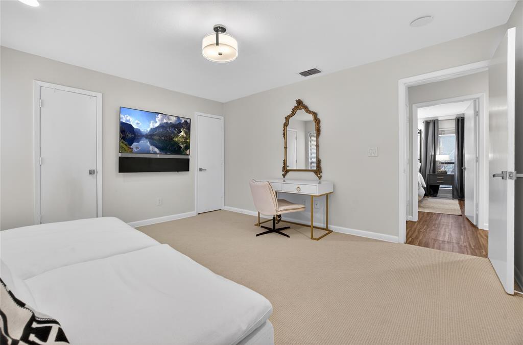 Holland St Condo 3829 - Residential