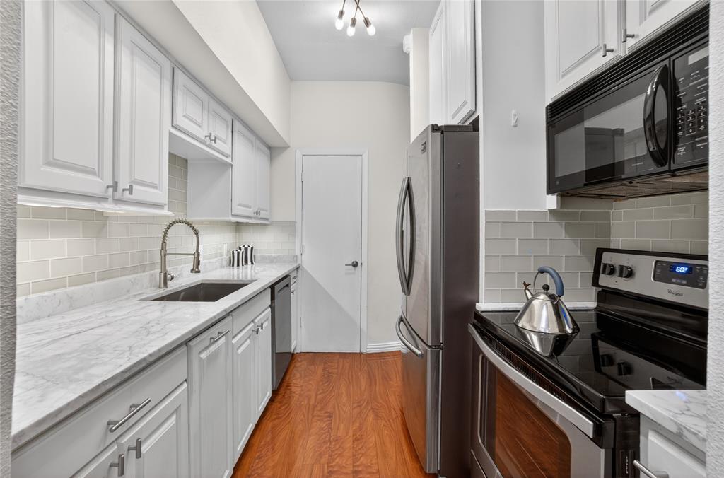 Holland St Condo 3829 - Residential