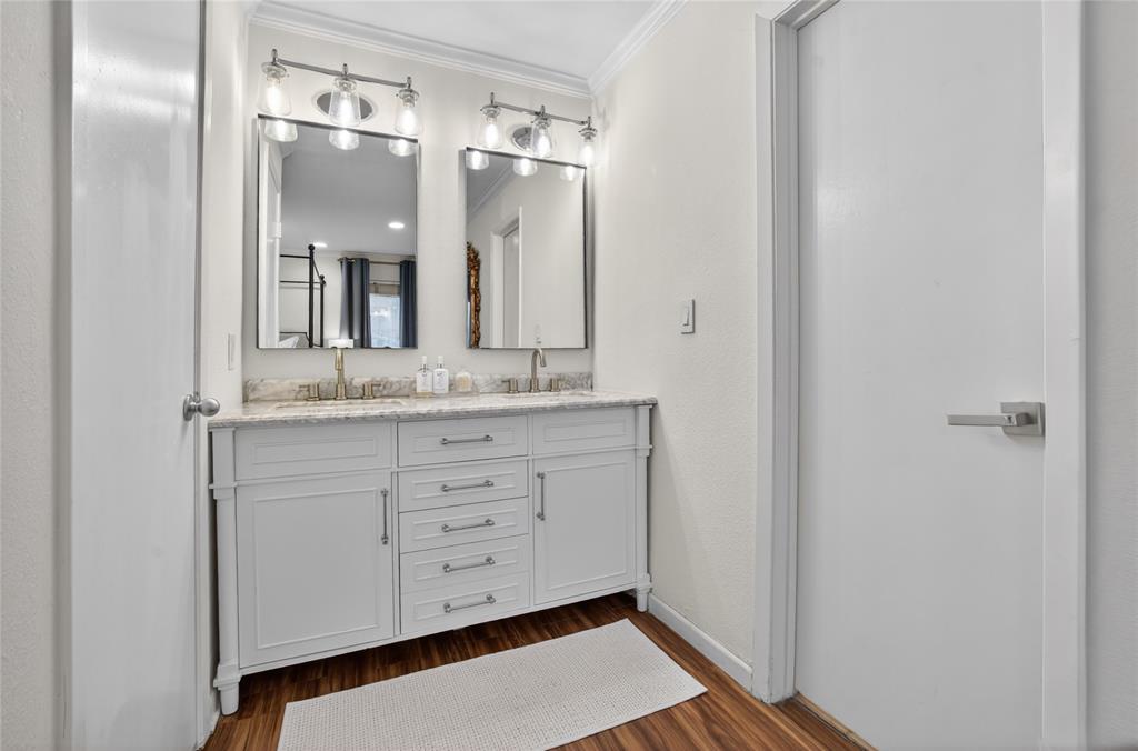 Holland St Condo 3829 - Residential