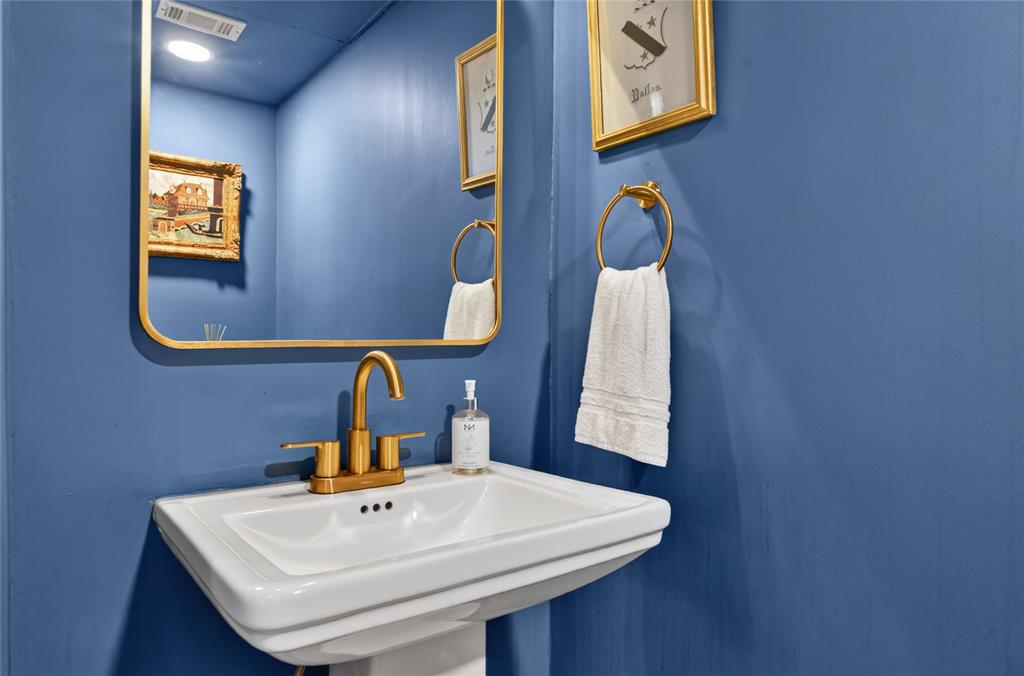 Holland St Condo 3829 - Residential