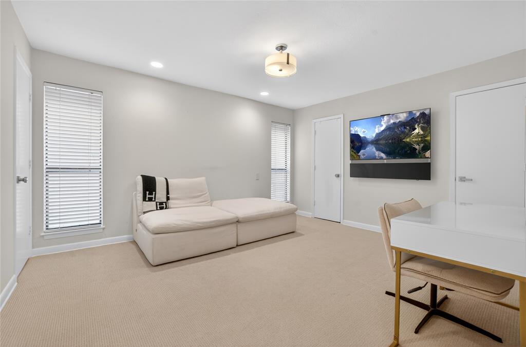 Holland St Condo 3829 - Residential