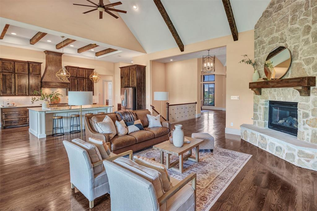 611 Inverness Lane