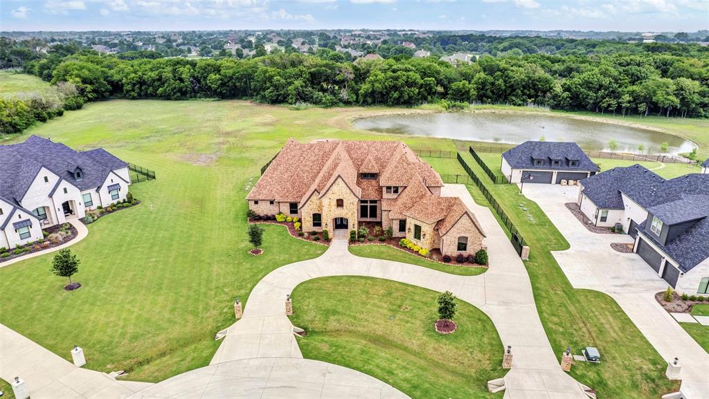 611 Inverness Lane