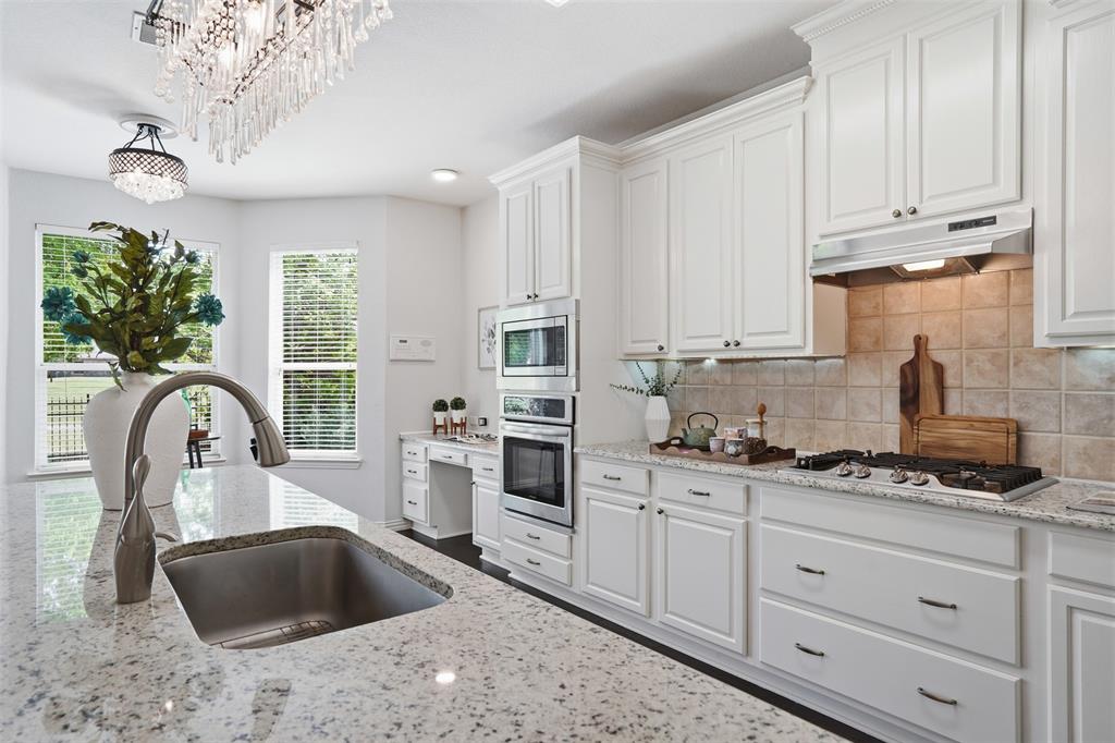 913 Royal Oaks Drive