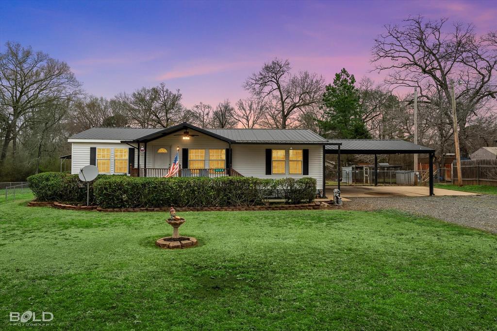 Mooringsport, Louisiana 71060, United States, 3 Bedrooms Bedrooms, ,2 BathroomsBathrooms,Residential,Contingent,81733