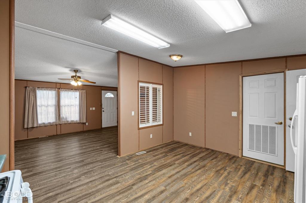 Mooringsport, Louisiana 71060, United States, 3 Bedrooms Bedrooms, ,2 BathroomsBathrooms,Residential,Contingent,81733