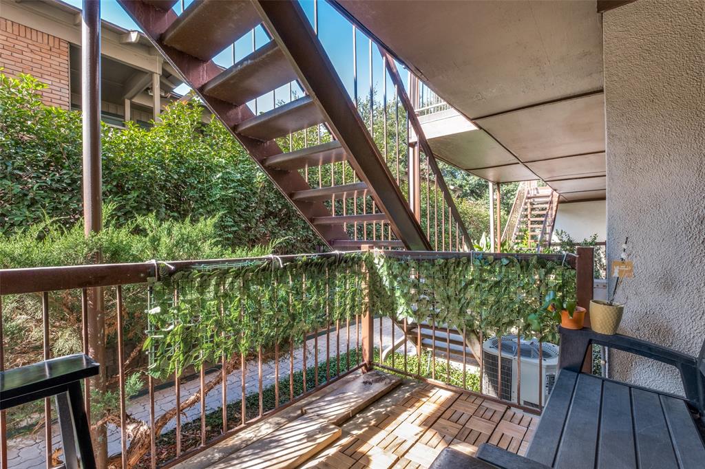 3314 Douglas Avenue 104