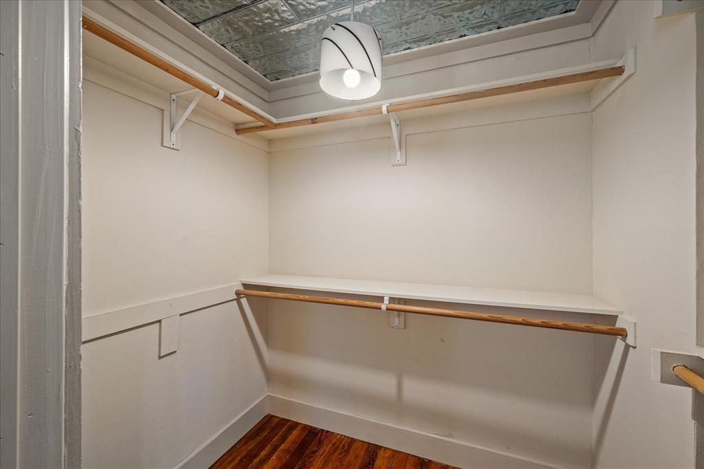 Thomas - Residential