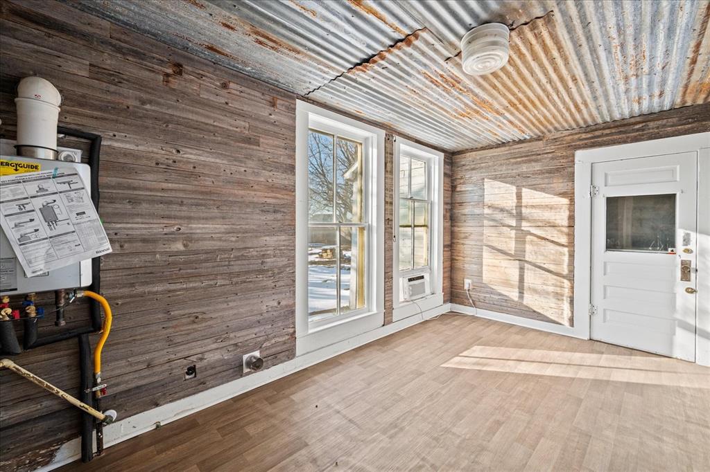 Thomas - Residential