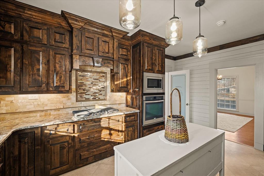 Thomas - Residential