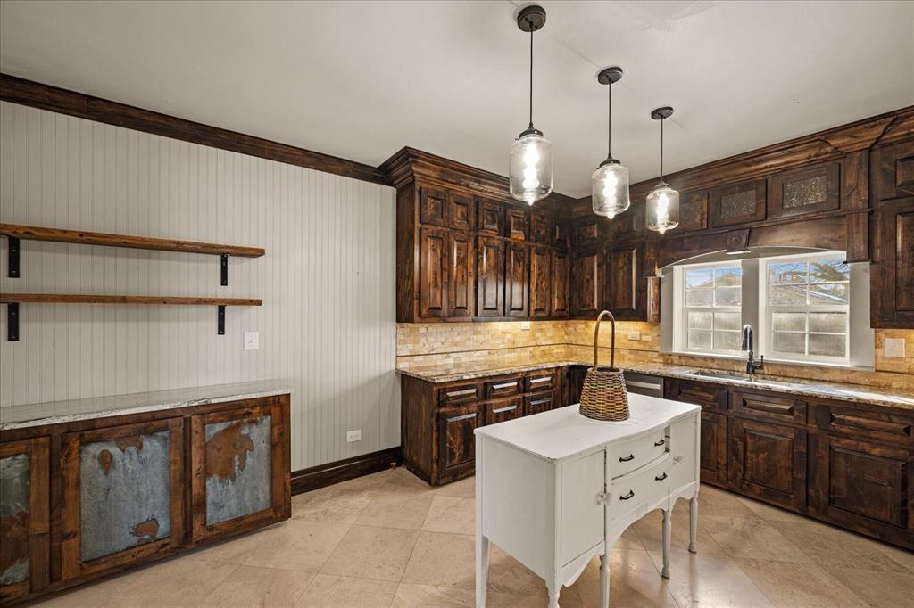 Thomas - Residential