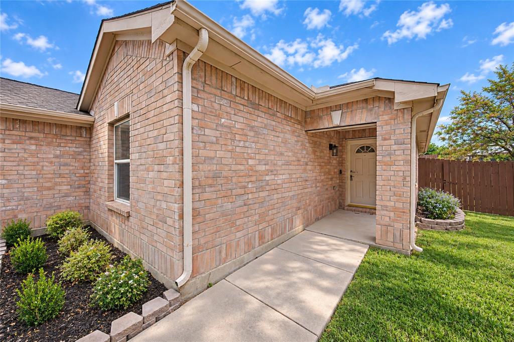 1641 Knight Trail