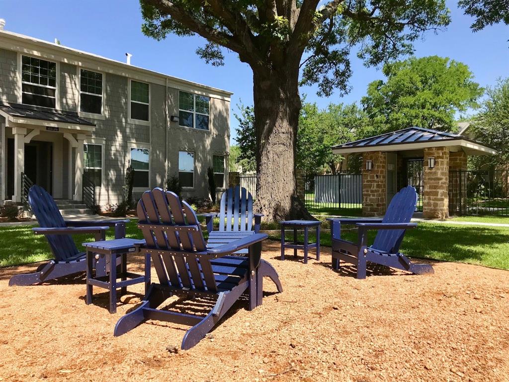 Lakewood Village Addition - Residential Lease