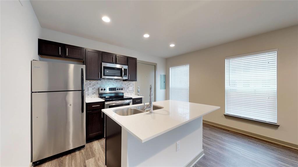 Lakewood Village Addition - Residential Lease