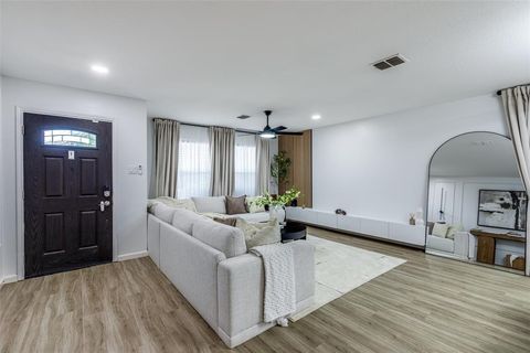 Property photo of 2308 spruce meadow lane, mckinney, TX 75071