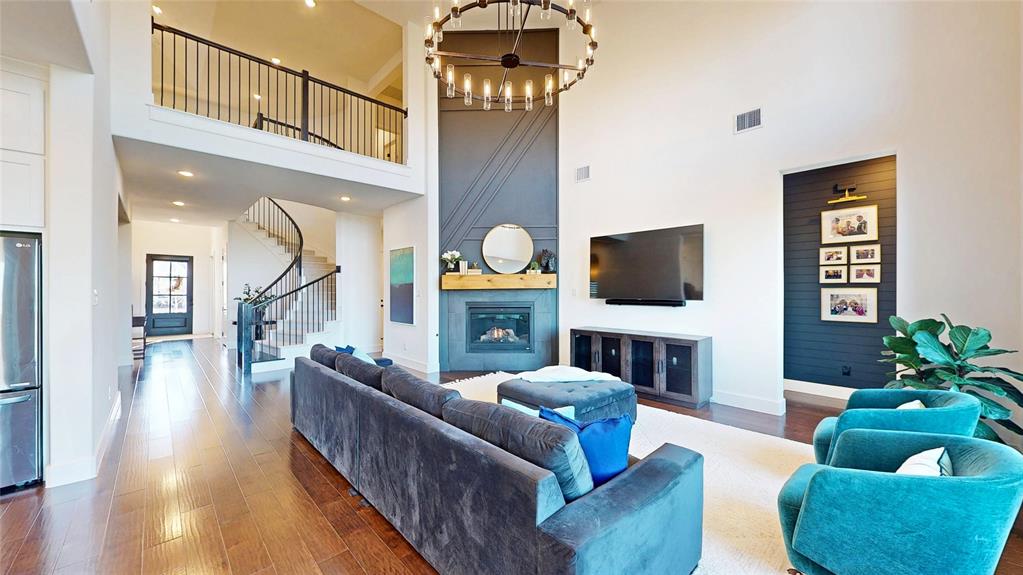 1872 Ellington Drive