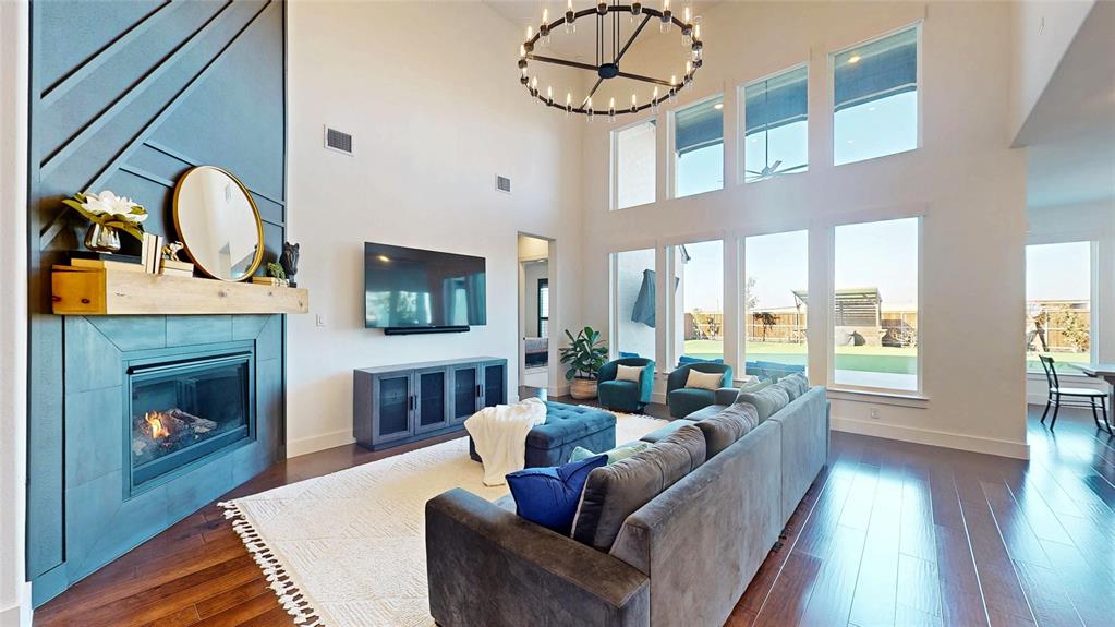 1872 Ellington Drive