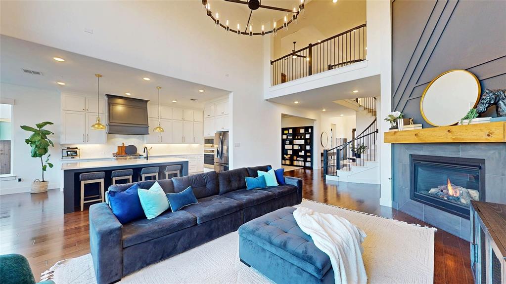 1872 Ellington Drive