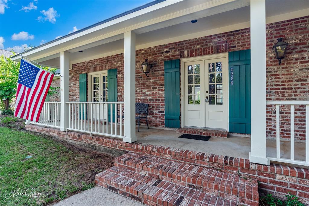 4936 Old Oak Drive