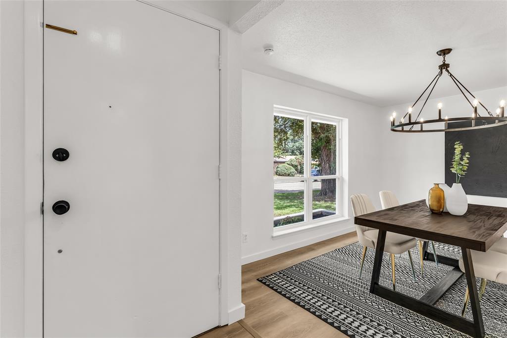 1390 Dogwood Trail