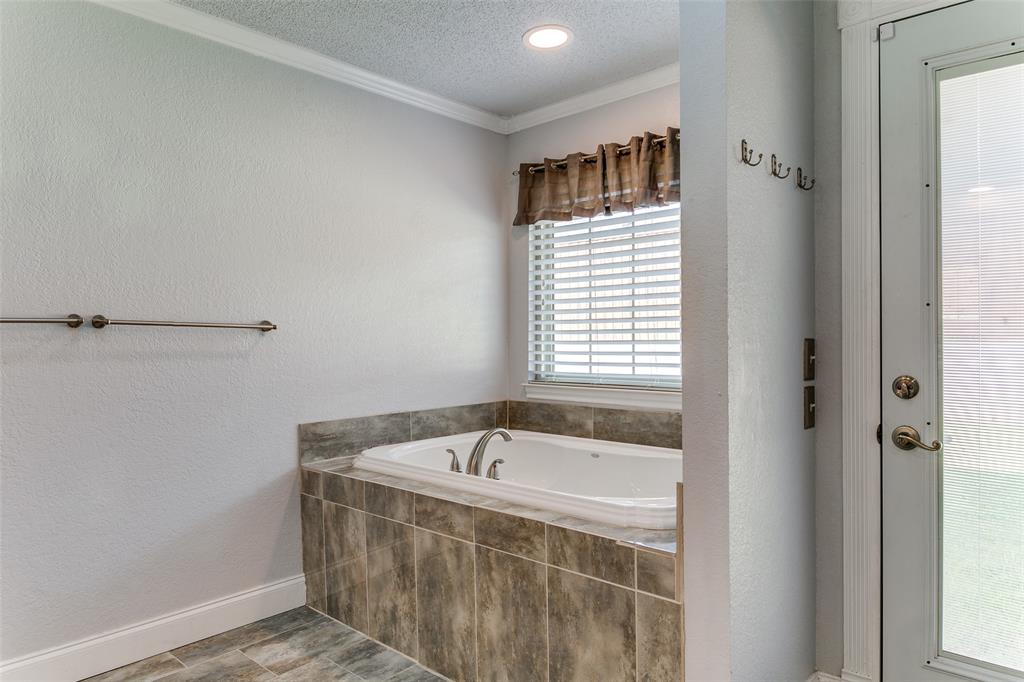 Woodbriar Estates West Add - Residential Lease