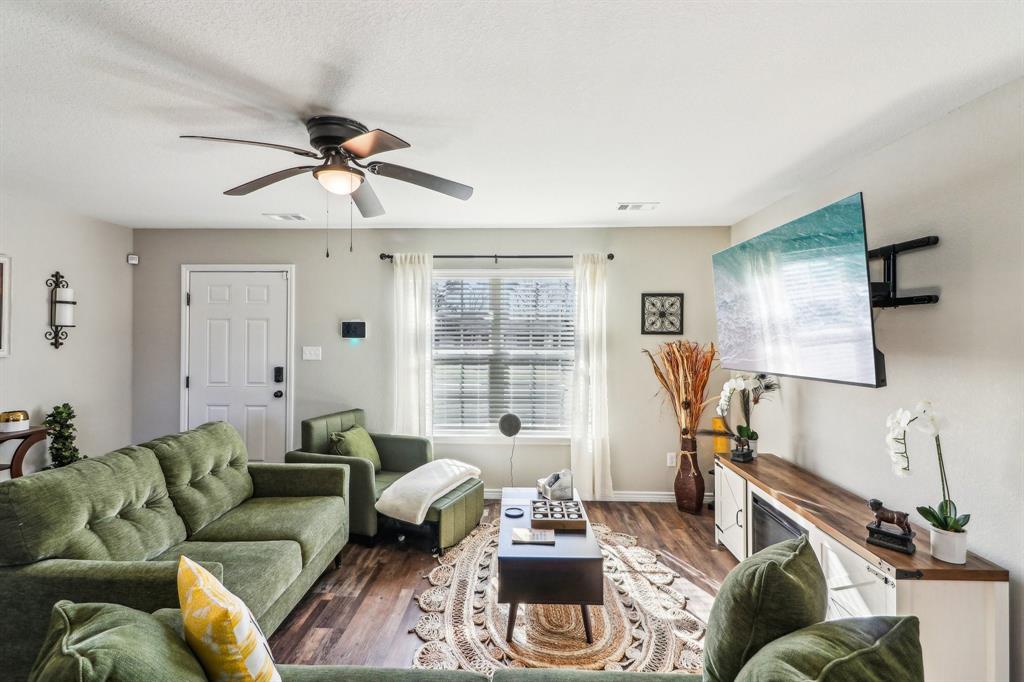 627 W 9th Street