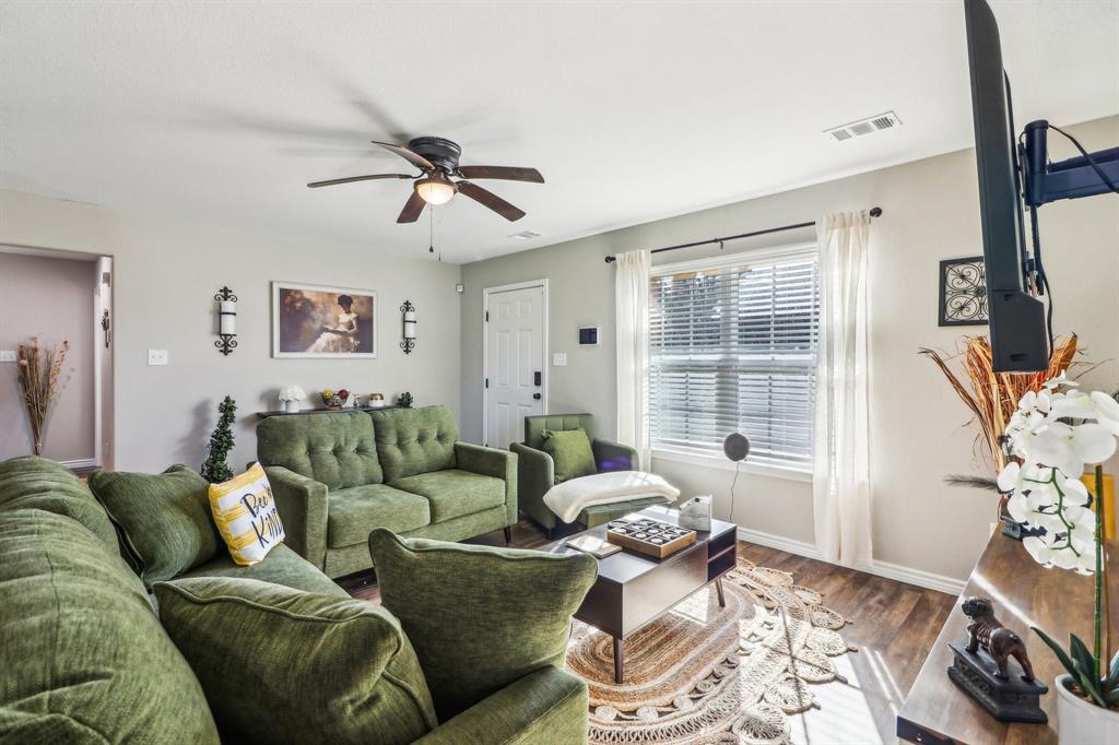 627 W 9th Street