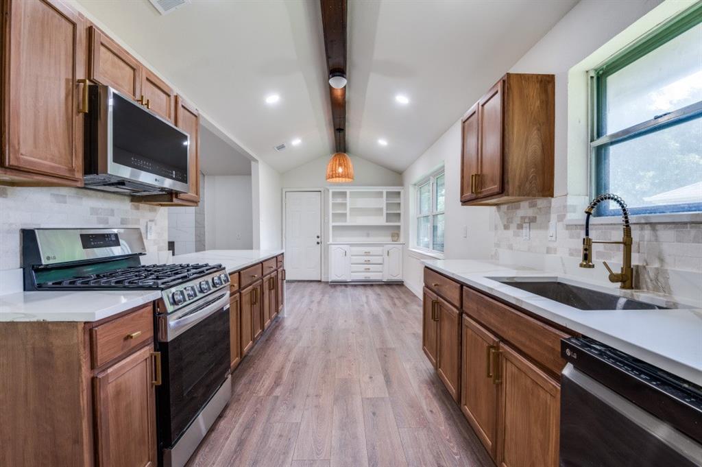 1020 Peach Lane