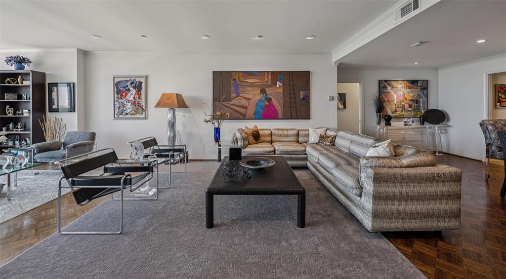 6335 W Northwest Highway 1417