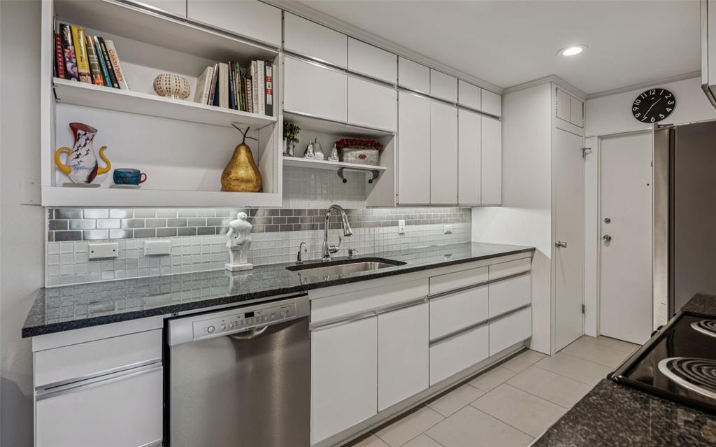 Athena Condo - Residential