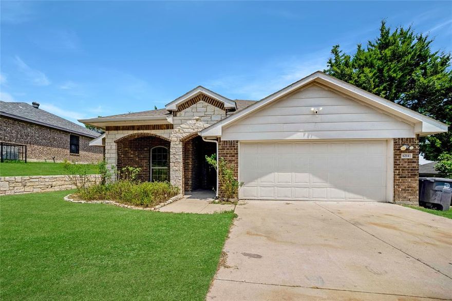 Tucked away in a peaceful, established neighborhood, this beautifully maintained 4-bedroom gem offers the perfect blend of tranquility and convenience — just minutes from Downtown Dallas, the trendy Bishop Arts District, UNT South Campus, and major freeways. And the best part? No HOA!Step inside to soaring ceilings, an airy open-concept layout, and spacious living that’s filled with natural light. The large kitchen is a dream — offering tons of storage, great flow, and plenty of space to gather. The private primary suite is quietly positioned at the back of the home, creating a true retreat after a long day.
All bedrooms are generously sized, and the oversized backyard is a rare find — dotted with mature trees, perfect for entertaining, relaxing, or creating your own outdoor oasis.
Location, layout, and lifestyle — this home has it all! Don’t miss your chance to make it yours.