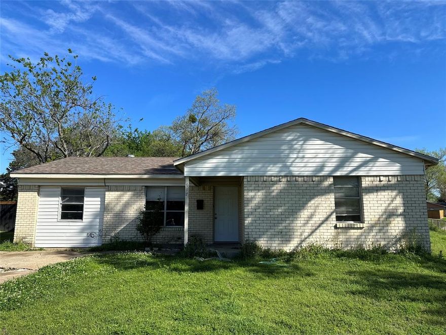 We have multiple offers and would like to call for best and final due tomorrow, March 21st by 5pm CST. 

Nice starter home in Garland priced below market value for a quick sale. The home needs some TLC. Seller has never occupied the home. Buyers agent to verify all info, listing broker or agent not responsible for any inaccuracies. The home has a great back yard. One car garage is converted into a bedroom or additional living room.