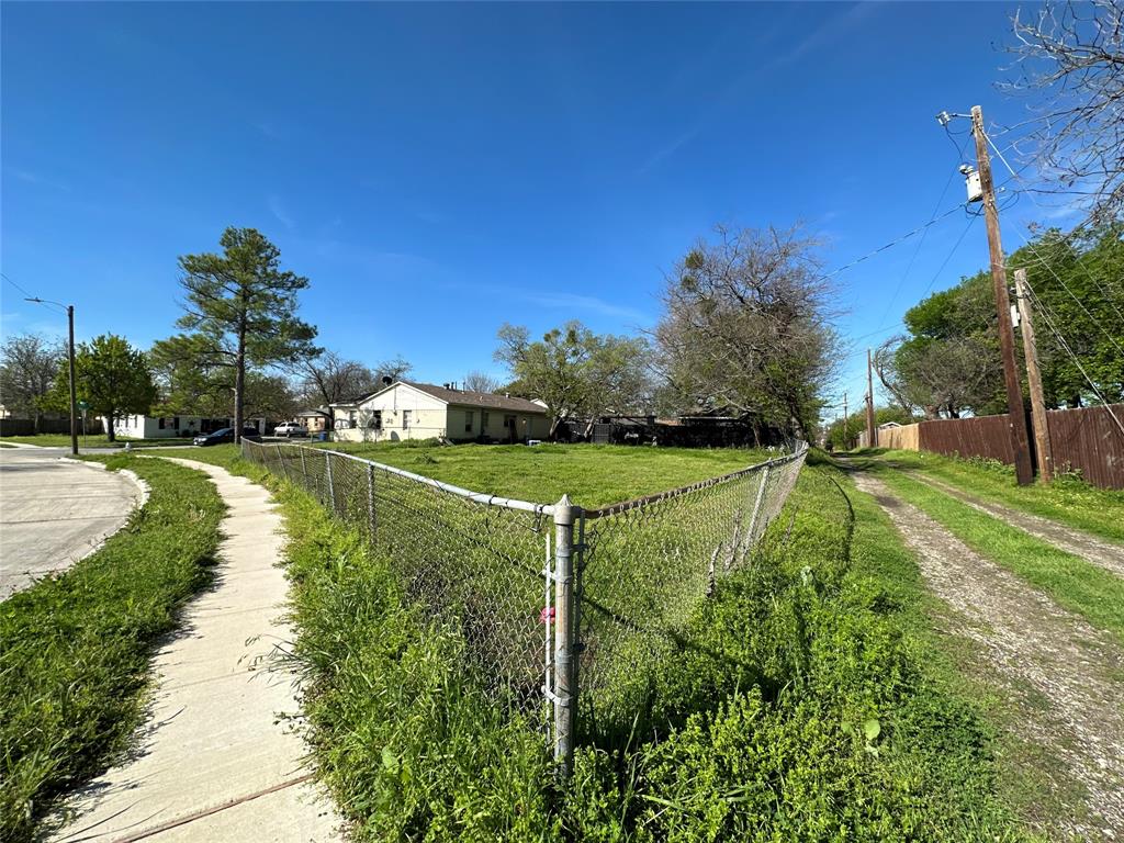 Monica Park 05 - Residential