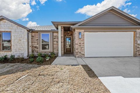633 Mooney Drive Saginaw TX 76179