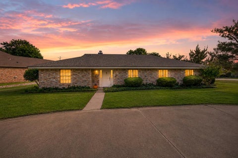 Photo of 5132 Fairway Circle, De Cordova, TX 76049 (MLS # 21401170)