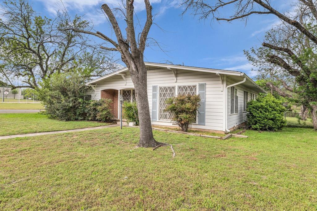1525 Crow Drive