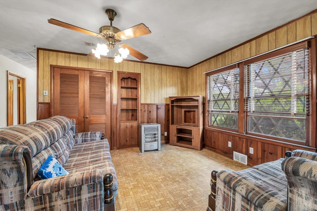 1525 Crow Drive