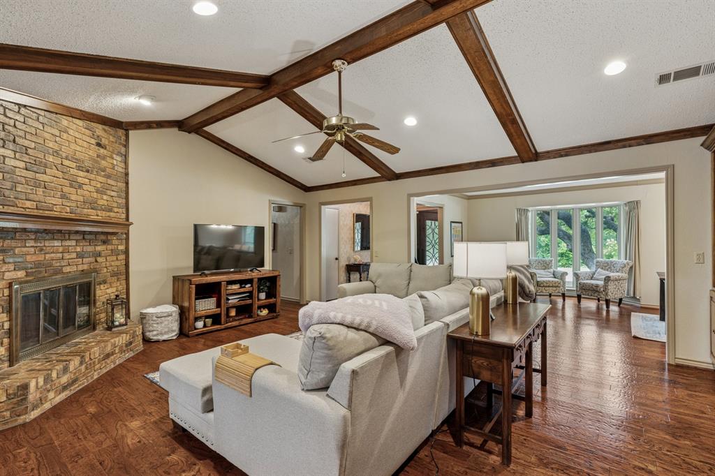 1905 Rustic Drive