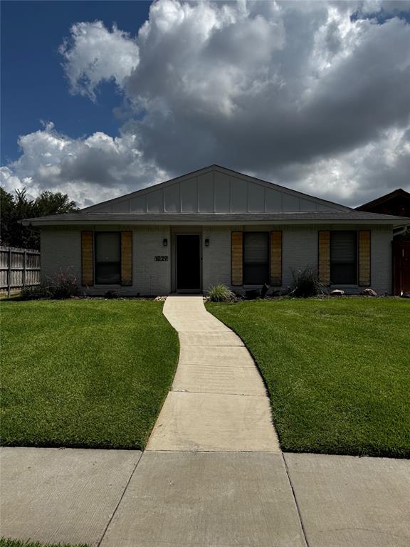 1029 Cross Bend Road