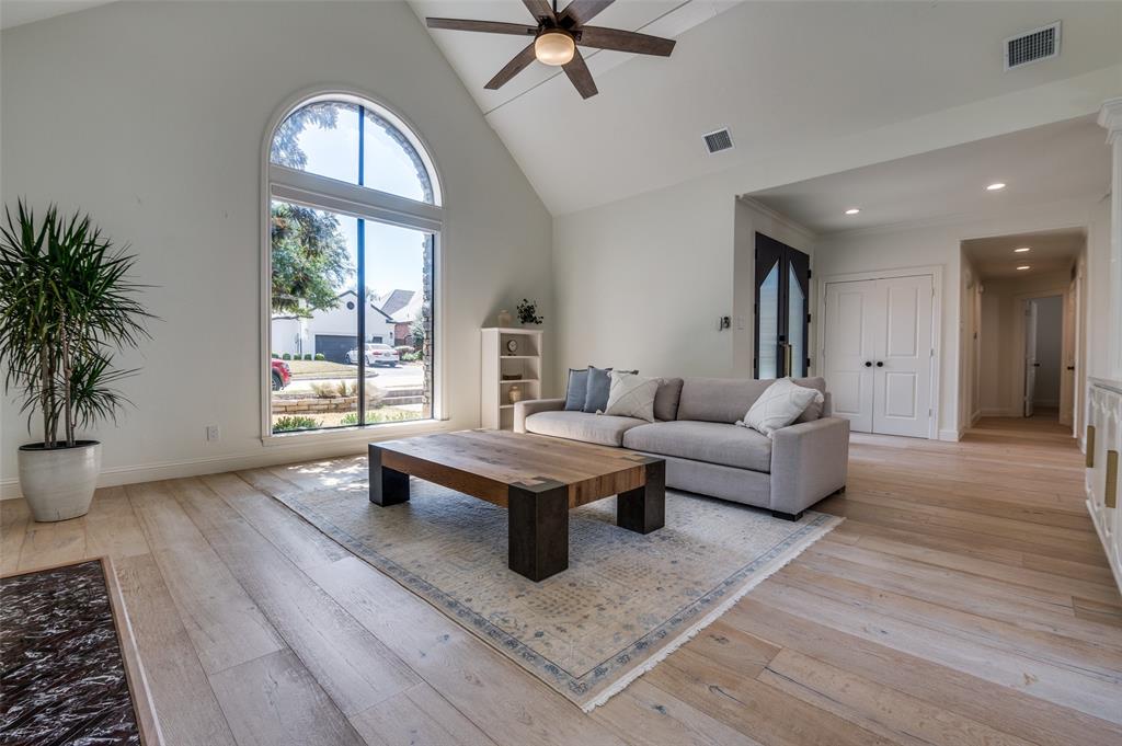 1509 Travis Circle S