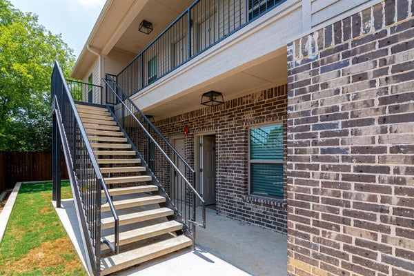 115 W JONES ST UNIT 102, KRUM, TX 76249 - Image a60d3cae8cffac7bedbe9c5dff135199/1584376972