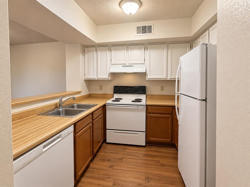9823 Walnut Street L-114