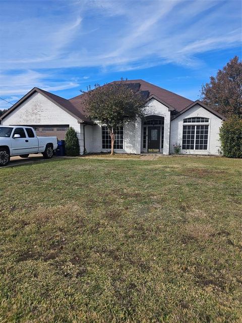 A home in Waxahachie