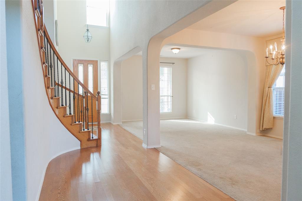 662 OAK CREEK Drive